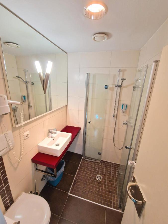 Hotel Stadt Даун Екстериор снимка