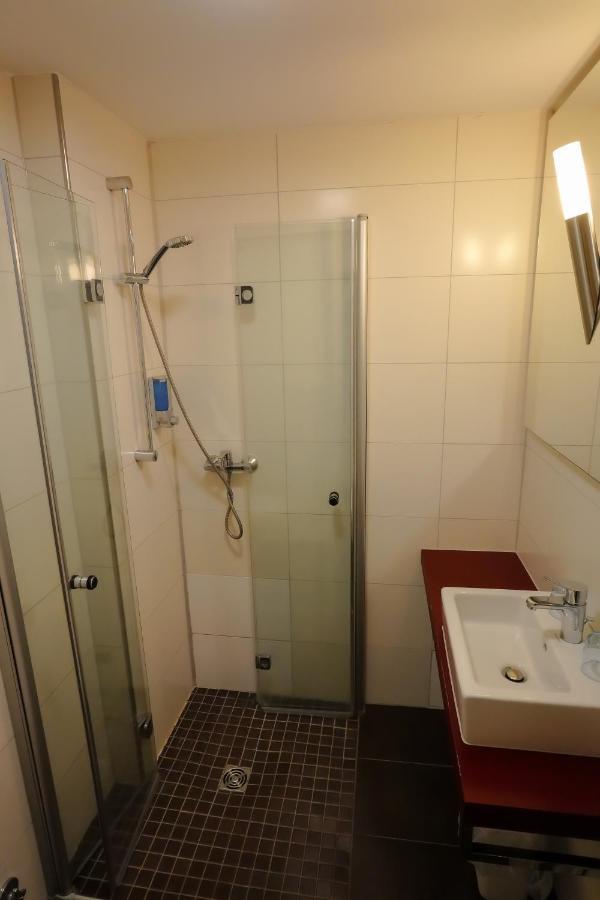 Hotel Stadt Даун Екстериор снимка