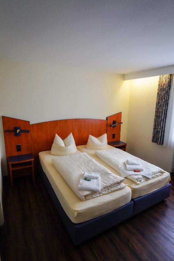 Hotel Stadt Даун Екстериор снимка