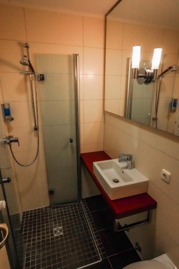 Hotel Stadt Даун Екстериор снимка
